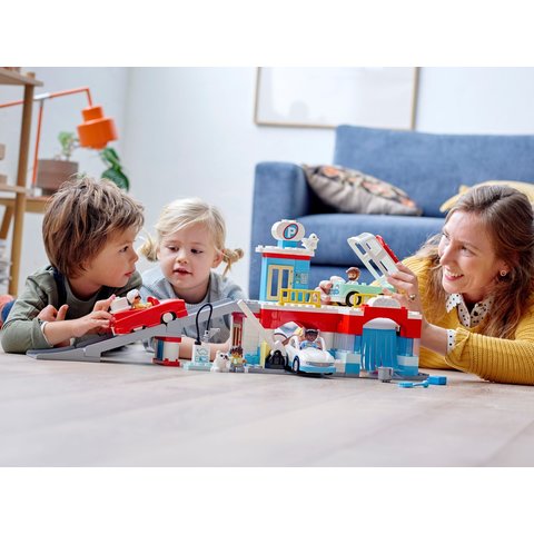 Конструктор LEGO DUPLO Гараж і автомийка (10948) Прев'ю 12